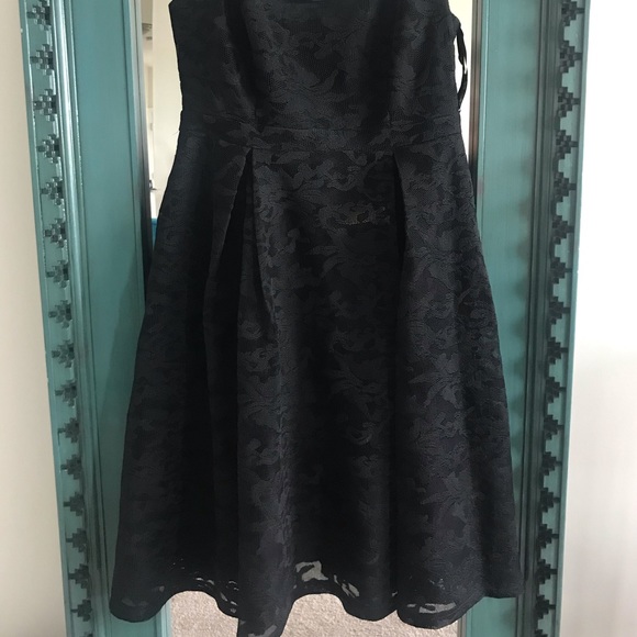 Jackie O Dress - Picture 3 of 7